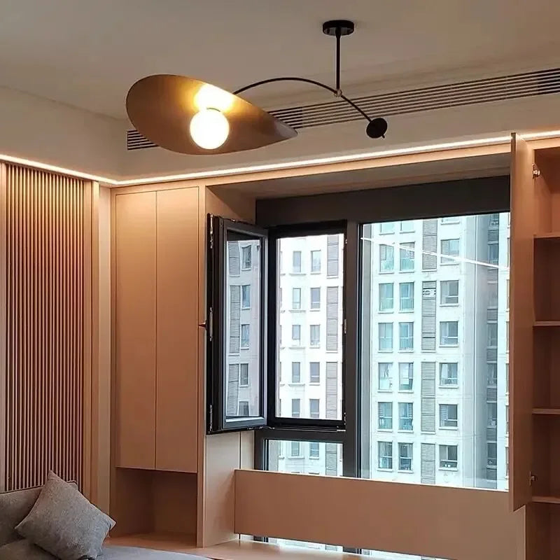 Luminaria suspendida - CHANTARI NEGRO Y DORADO